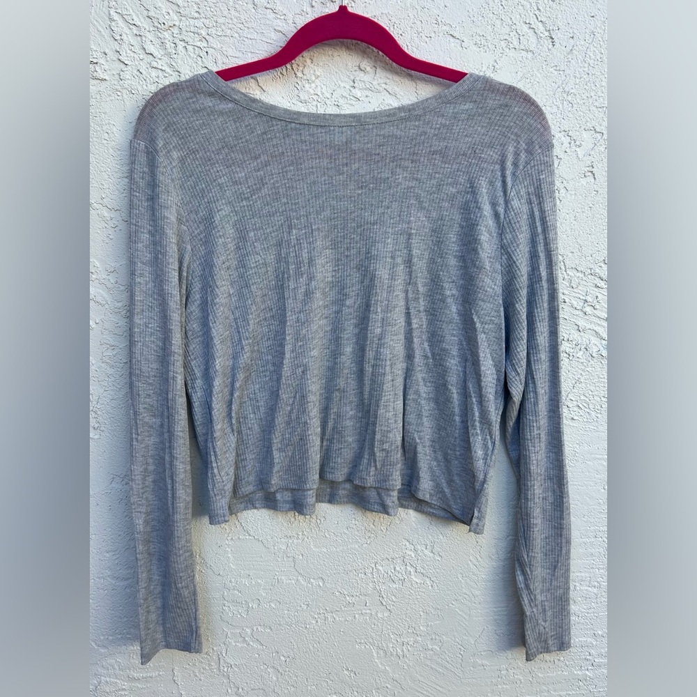 Perfect basic cropped long sleeve 🩶
